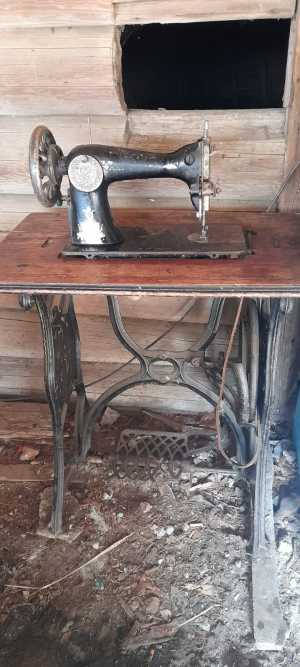 Швейная машина