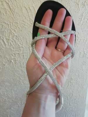 Босоножки новые