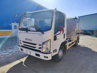  ISUZU ELF EM7 4*2   3 3