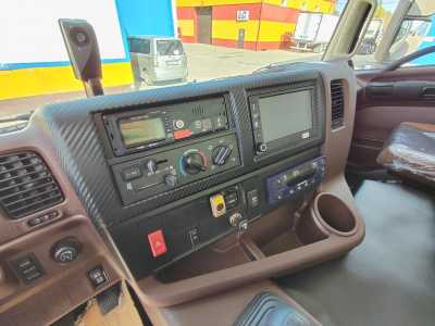 ������������ HINO 4*2