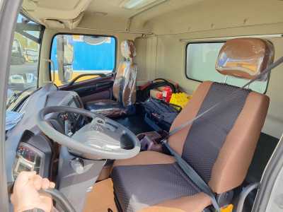 ������������ HINO 4*2