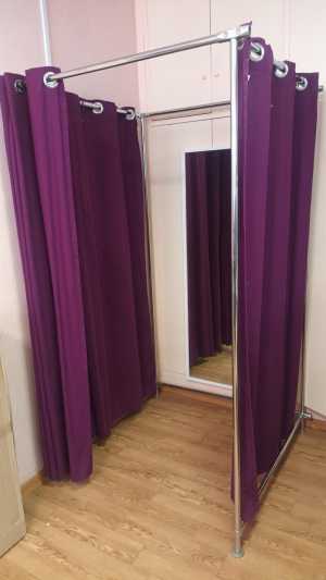 Манекены, вешала, примерочная