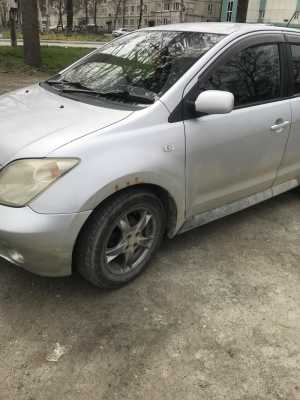 Toyota Ist, 2002