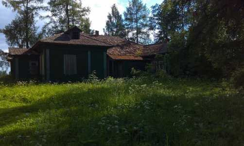 Продаю не просто земельный участок, а старинную дворянскую усадьбу