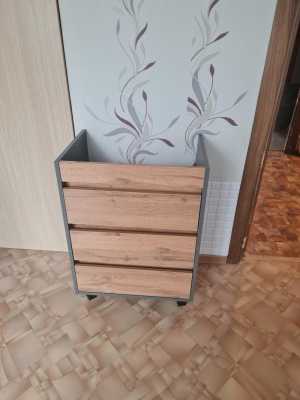 Тумба с раковиной в ванную.
