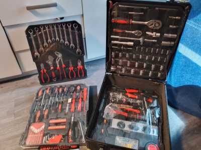 Набор инструментов с кейсом