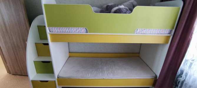 Продам двухярусную кровать