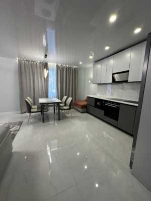 3-� ��������, 80 �2, 1/2 ��.