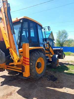 Продаётся экскаватор-погрузчик JCB 3CX 2018 года