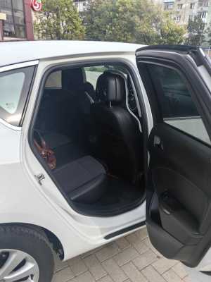 Opel Astra, 2011