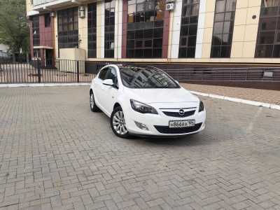Opel Astra, 2011