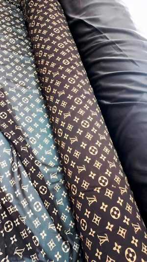 Шифон Louis Vuitton: Италия.