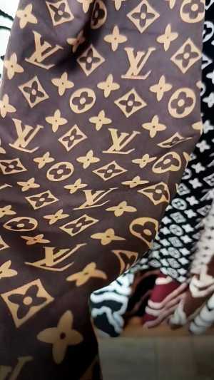Шифон Louis Vuitton: Италия.