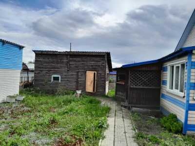 Продаю квартиру в двухквартирном жилом доме