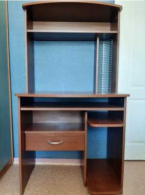 Продам компьютерный стол