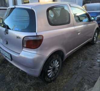 Toyota Vitz, 2000