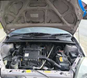 Toyota Vitz, 2000
