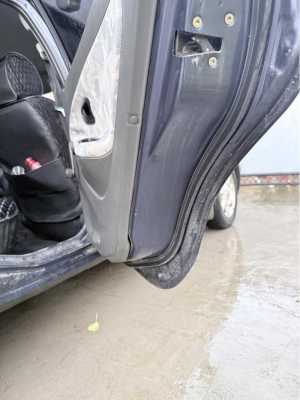 Mitsubishi Carisma, 2001