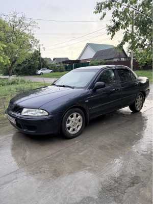 Mitsubishi Carisma, 2001