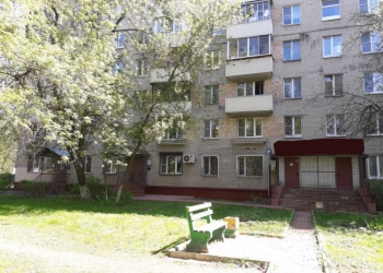 Продаю нежилое помещение 55 кв.м. на 1 линии в центре города.