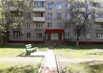 Продаю нежилое помещение 55 кв.м. на 1 линии в центре города.
