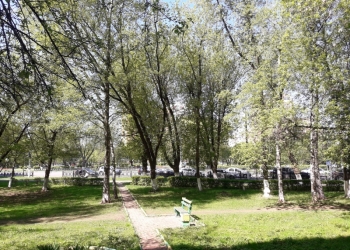 Продаю нежилое помещение 55 кв.м. на 1 линии в центре города.