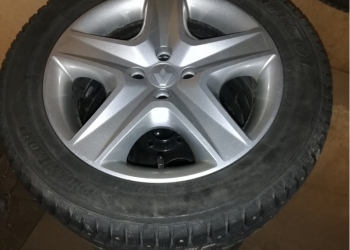 Dunlop ICE 01+Диски R16 Renault Sandero+колпаки