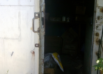 Продам бытовку под склад 5 м*2м*2м на рельсах,