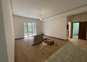 3-к квартира, 81 м2, 1/4 эт.