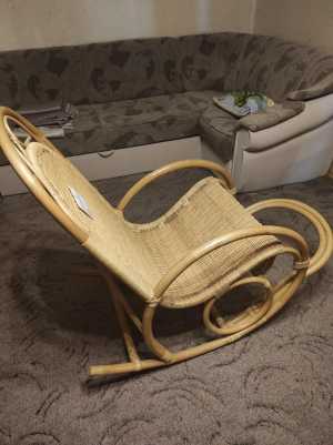 Кресло качалка новая из ротанга