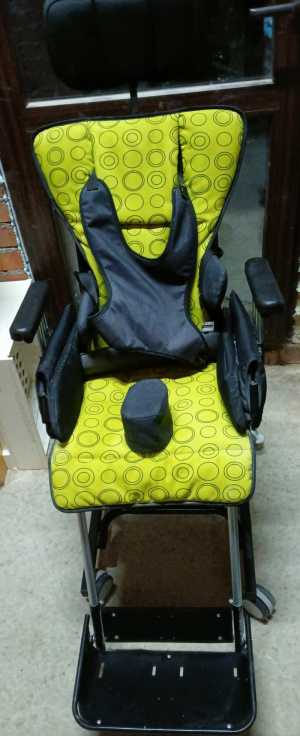 Инвалидная коляска на домашней базе