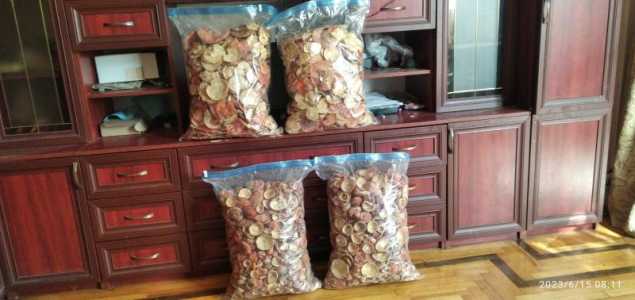 Шляпки красного гриба