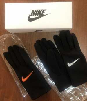 Перчатки Nike
