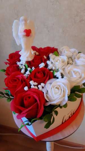 Интерьерные композиции из мыльных цветов