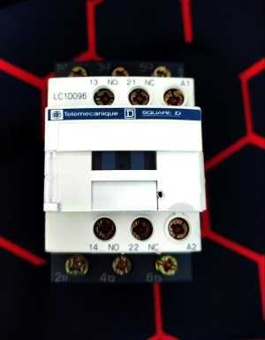 Контактор Schneider Electric