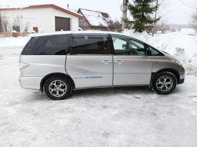 Toyota Estima, 2003