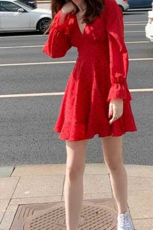 Красное платье