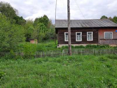 Продам землю с домом(сруб)