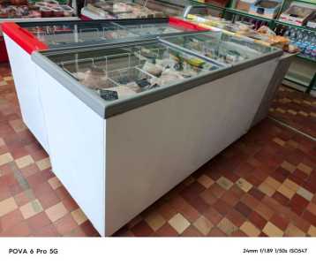Продам витрины, морозилки