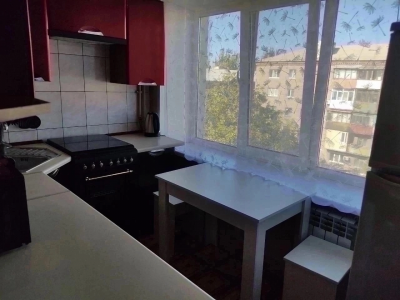 Продаю 2к на 28 линии (ул. Островского)