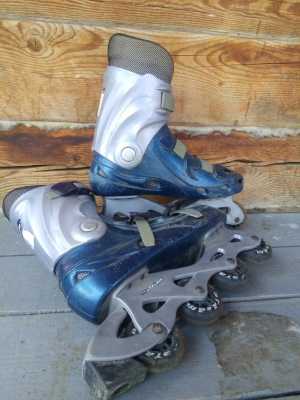 Роликовые коньки