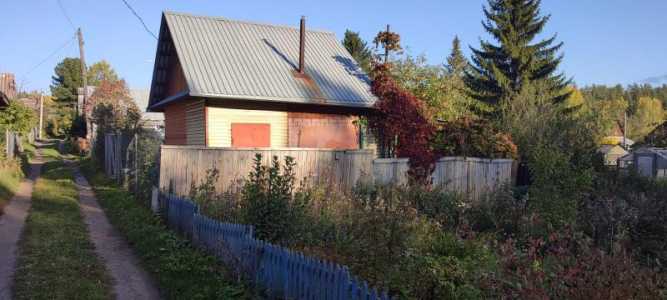 Продам садовый участок с домом и огородом