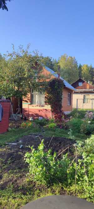Продам садовый участок с домом и огородом