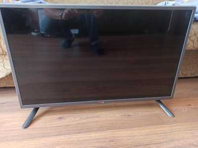 Телевизор LG 32L561V