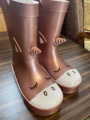 Детские резиновые сапожки новые