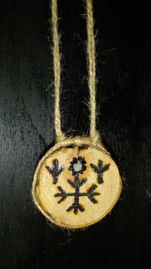 Оберег из ясеня