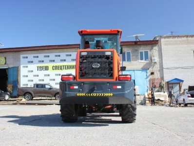Фронтальный погрузчик REDSTAR 2300GT