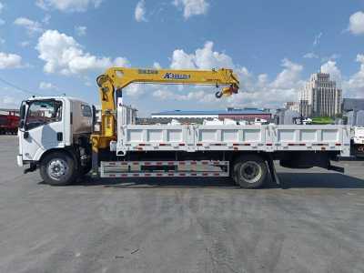 Манипулятор бортовойшасси ISUZU 4x2, КМУ XCMG 5 тонн с 4-секционной стрелой