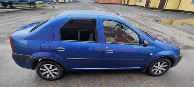 Renault Logan 2009.