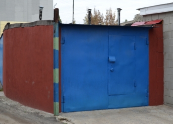 Продам капит гараж рядом с автовокзалом, 38 кв.м. с подвалом и подсобкой